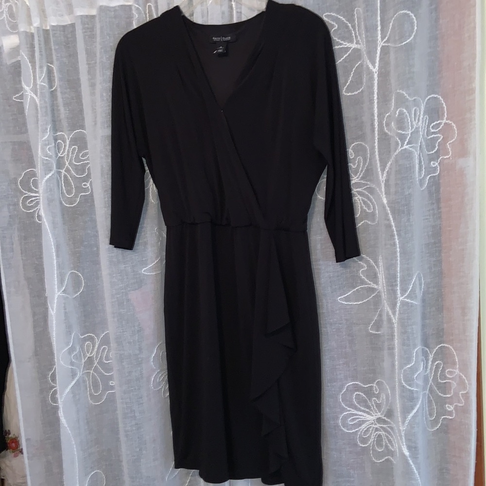 White House Black Market long sleeve vneck ruffle front black midi dress size 4